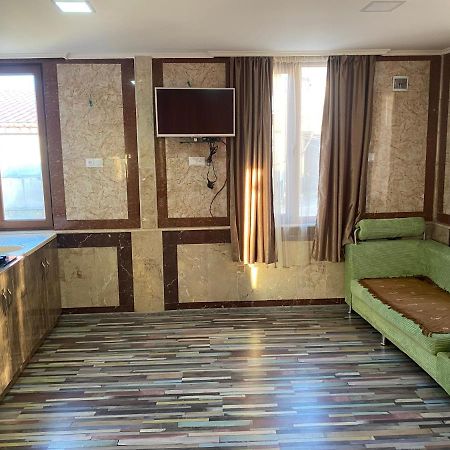 Gardenie Appartement Koetaisi Buitenkant foto